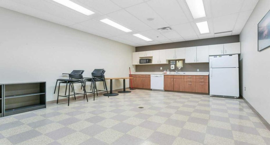 33 Schenk Industrial Road, Sylvan Lake, Alberta T4S 2J9, 0 , 0 ,0,Commercial,For Lease,Schenk Industrial,0,A2328547