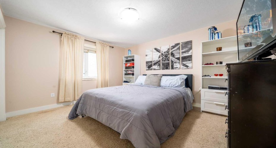 76 Somerset Place, Medicine Hat, Alberta T1B0H1, 4 Bedroom Bedrooms, 0 ,3 BathroomBathrooms,Residential,For Sale,Somerset,0,A2328565