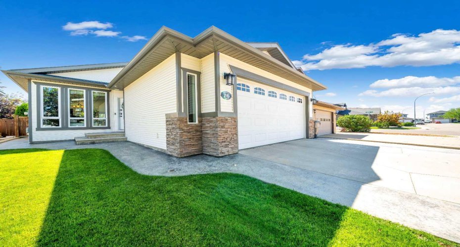76 Somerset Place, Medicine Hat, Alberta T1B0H1, 4 Bedroom Bedrooms, 0 ,3 BathroomBathrooms,Residential,For Sale,Somerset,0,A2328565