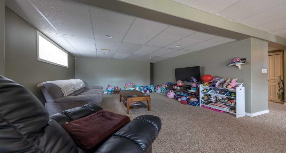 2308 58 Avenue, Lloydminster, Alberta T9V2Y5, 5 Bedroom Bedrooms, 0 ,3 BathroomBathrooms,Residential,For Sale,58,0,A2328579
