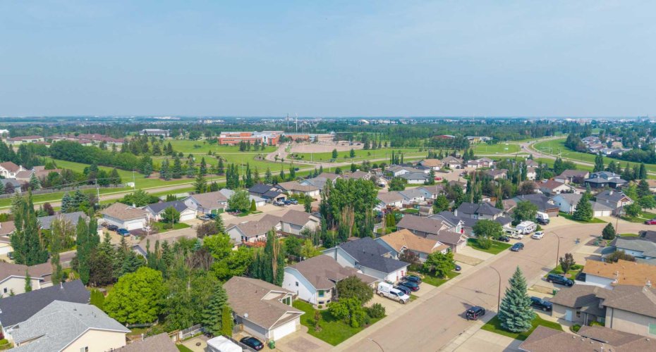2308 58 Avenue, Lloydminster, Alberta T9V2Y5, 5 Bedroom Bedrooms, 0 ,3 BathroomBathrooms,Residential,For Sale,58,0,A2328579
