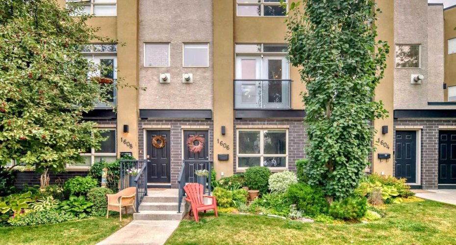 1606 36 Avenue, Calgary, Alberta T2T 6P7, 2 Bedroom Bedrooms, 0 ,2 BathroomBathrooms,Residential,For Sale,36,0,A2303544