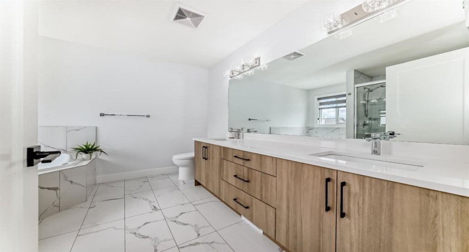 127 Saddlecrest Grove, Calgary, Alberta T3J2K3, 5 Bedroom Bedrooms, 0 ,5 BathroomBathrooms,Residential,For Sale,Saddlecrest,0,A2304100