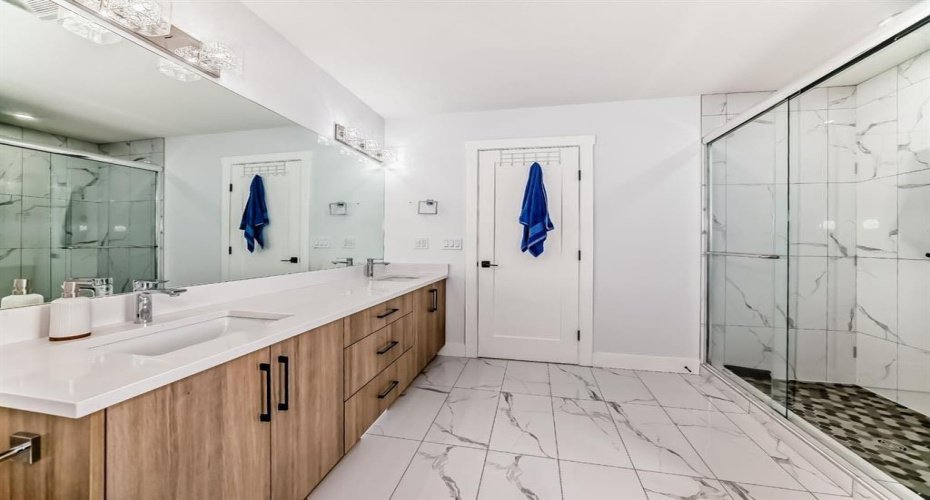127 Saddlecrest Grove, Calgary, Alberta T3J2K3, 5 Bedroom Bedrooms, 0 ,5 BathroomBathrooms,Residential,For Sale,Saddlecrest,0,A2304100