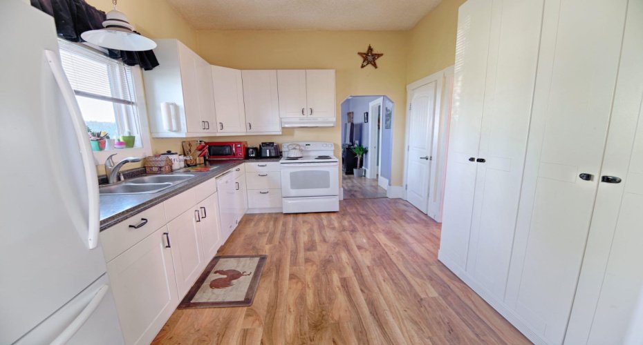 2424 4 Avenue, Fort Macleod, Alberta T0L 0Z0, 3 Bedroom Bedrooms, 0 ,1 BathroomBathrooms,Residential,For Sale,4,0,A2323374
