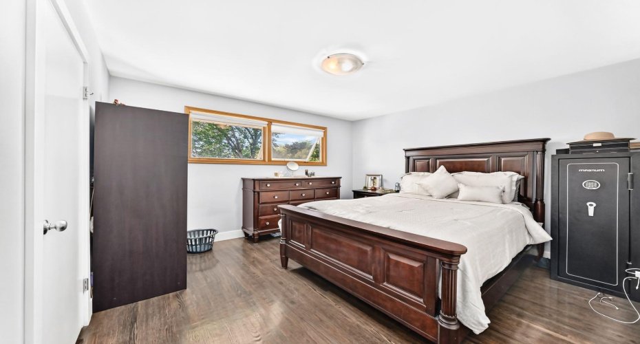 4803 5 Avenue, Calgary, Alberta T3C 0C7, 3 Bedroom Bedrooms, 0 ,2 BathroomBathrooms,Residential,For Sale,5,0,A2327188