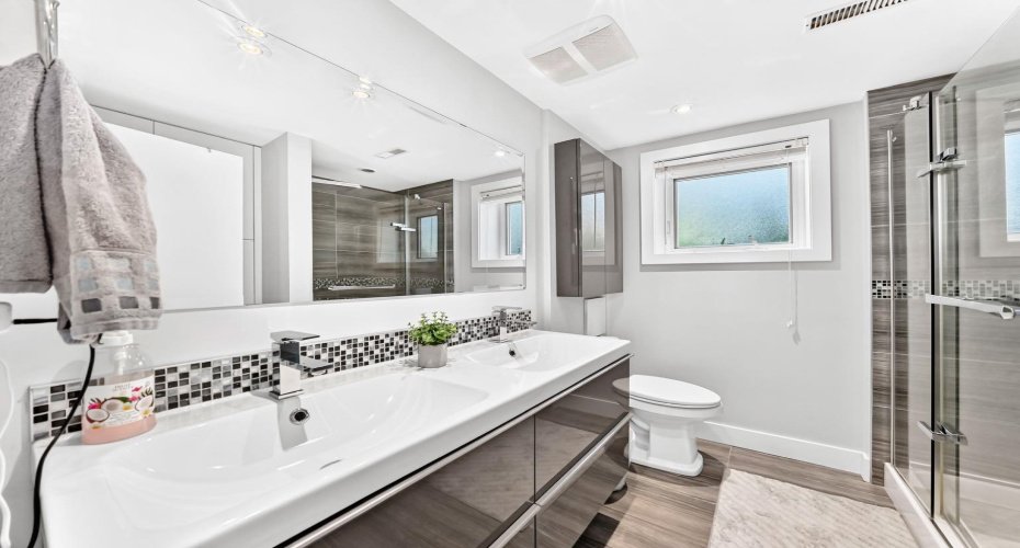 4803 5 Avenue, Calgary, Alberta T3C 0C7, 3 Bedroom Bedrooms, 0 ,2 BathroomBathrooms,Residential,For Sale,5,0,A2327188
