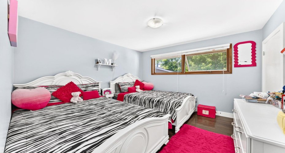 4803 5 Avenue, Calgary, Alberta T3C 0C7, 3 Bedroom Bedrooms, 0 ,2 BathroomBathrooms,Residential,For Sale,5,0,A2327188