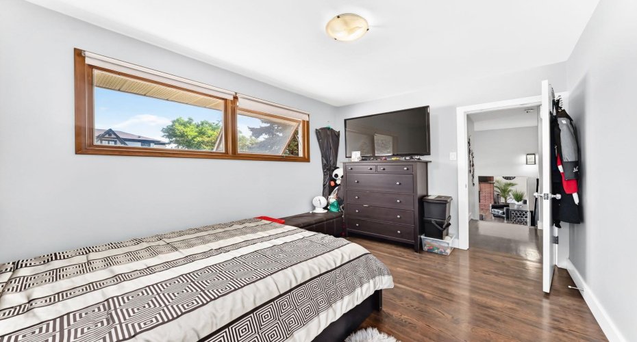 4803 5 Avenue, Calgary, Alberta T3C 0C7, 3 Bedroom Bedrooms, 0 ,2 BathroomBathrooms,Residential,For Sale,5,0,A2327188