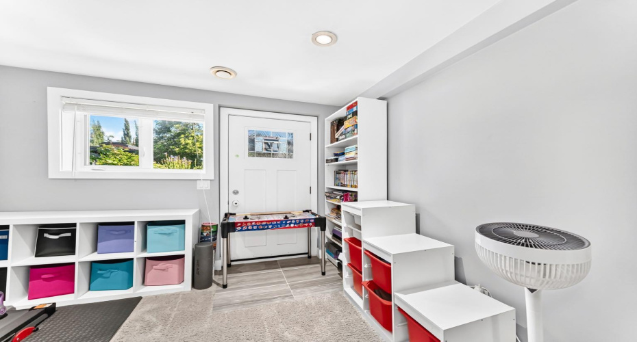 4803 5 Avenue, Calgary, Alberta T3C 0C7, 3 Bedroom Bedrooms, 0 ,2 BathroomBathrooms,Residential,For Sale,5,0,A2327188
