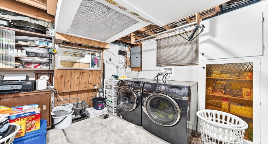 4803 5 Avenue, Calgary, Alberta T3C 0C7, 3 Bedroom Bedrooms, 0 ,2 BathroomBathrooms,Residential,For Sale,5,0,A2327188