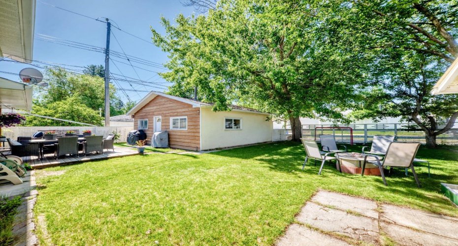 4803 5 Avenue, Calgary, Alberta T3C 0C7, 3 Bedroom Bedrooms, 0 ,2 BathroomBathrooms,Residential,For Sale,5,0,A2327188