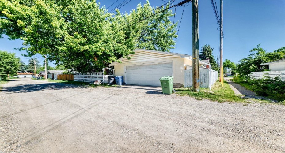 4803 5 Avenue, Calgary, Alberta T3C 0C7, 3 Bedroom Bedrooms, 0 ,2 BathroomBathrooms,Residential,For Sale,5,0,A2327188