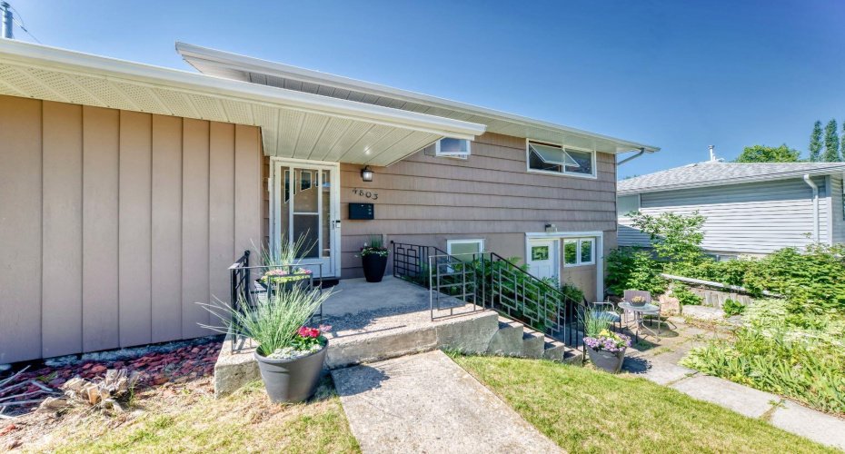 4803 5 Avenue, Calgary, Alberta T3C 0C7, 3 Bedroom Bedrooms, 0 ,2 BathroomBathrooms,Residential,For Sale,5,0,A2327188