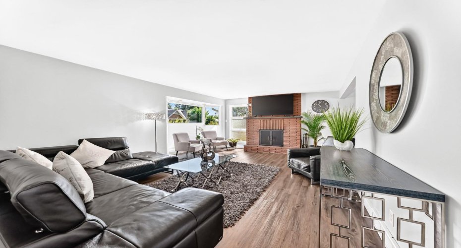 4803 5 Avenue, Calgary, Alberta T3C 0C7, 3 Bedroom Bedrooms, 0 ,2 BathroomBathrooms,Residential,For Sale,5,0,A2327188