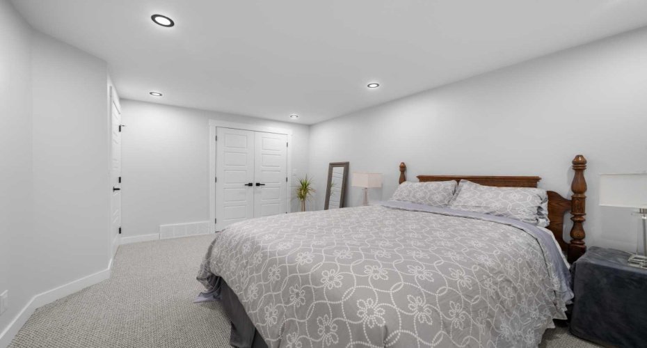 49 Sunlake Road, Calgary, Alberta T2X 3G8, 4 Bedroom Bedrooms, 0 ,3 BathroomBathrooms,Residential,For Sale,Sunlake,0,A2328114