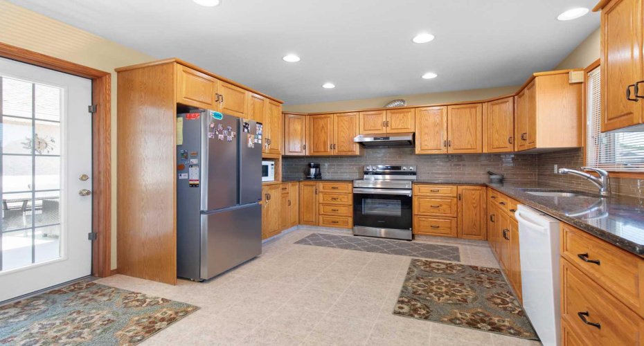47 Taylor Avenue, Medicine Hat, Alberta T1B4B7, 5 Bedroom Bedrooms, 0 ,3 BathroomBathrooms,Residential,For Sale,Taylor,0,A2328458