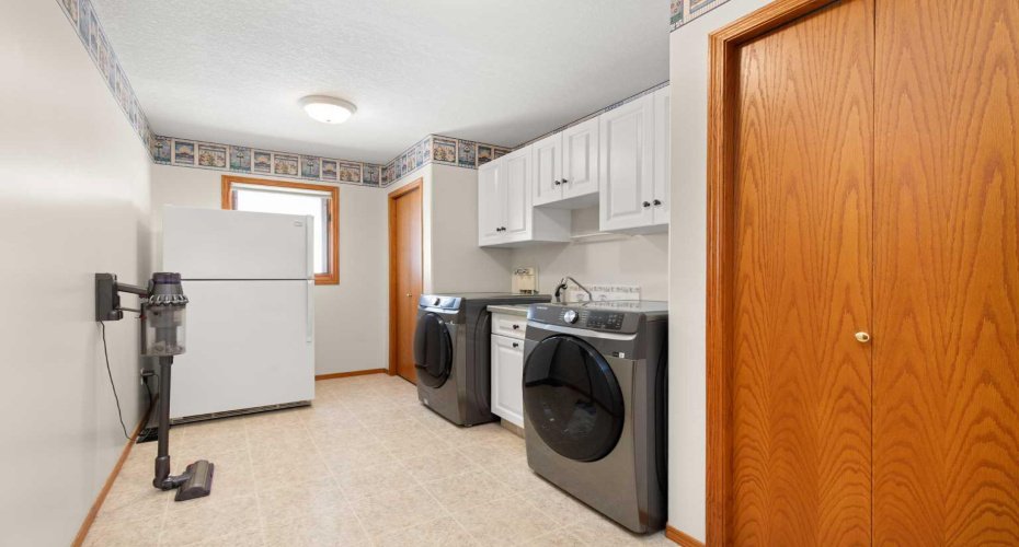 47 Taylor Avenue, Medicine Hat, Alberta T1B4B7, 5 Bedroom Bedrooms, 0 ,3 BathroomBathrooms,Residential,For Sale,Taylor,0,A2328458