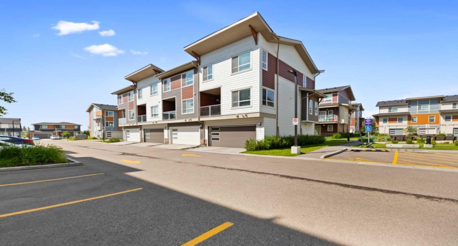 209 Harvest Hills Common, Calgary, Alberta T3K 2M7, 3 Bedroom Bedrooms, 0 ,3 BathroomBathrooms,Residential,For Sale,Harvest Hills,0,A2328501