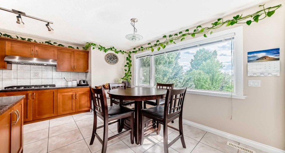 146 Scenic View Close, Calgary, Alberta T3L1Z4, 5 Bedroom Bedrooms, 0 ,4 BathroomBathrooms,Residential,For Sale,Scenic View,0,A2328540