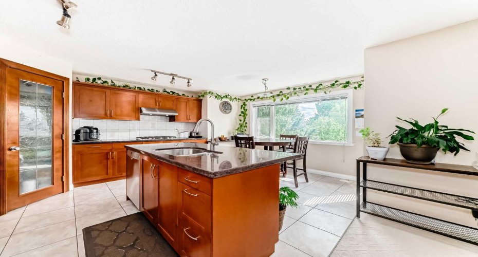 146 Scenic View Close, Calgary, Alberta T3L1Z4, 5 Bedroom Bedrooms, 0 ,4 BathroomBathrooms,Residential,For Sale,Scenic View,0,A2328540