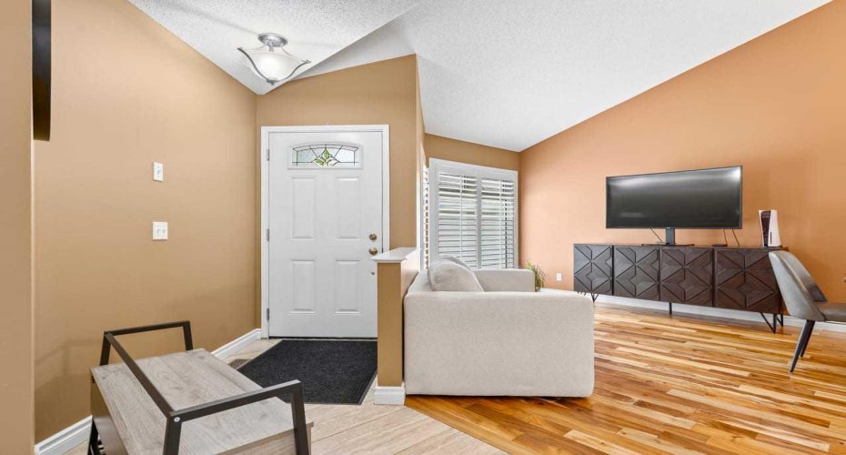 152 Douglas Glen Mews, Calgary, Alberta T2Z 2M9, 4 Bedroom Bedrooms, 0 ,4 BathroomBathrooms,Residential,For Sale,Douglas Glen,0,A2325722