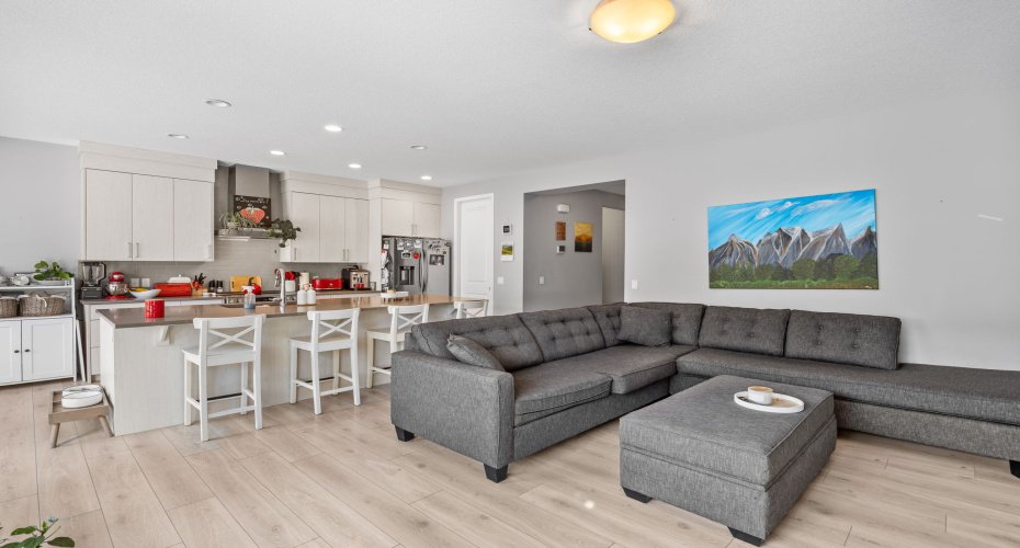 38 Seton Manor SE, Calgary, 4 Bedroom Bedrooms, 0 ,2 BathroomBathrooms,Residential,For Sale,Seton,0,1063