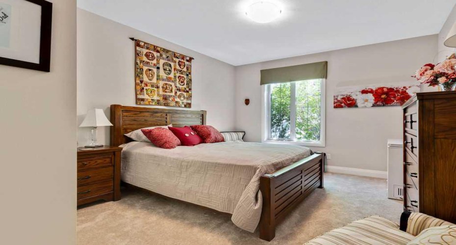 Second bedroom