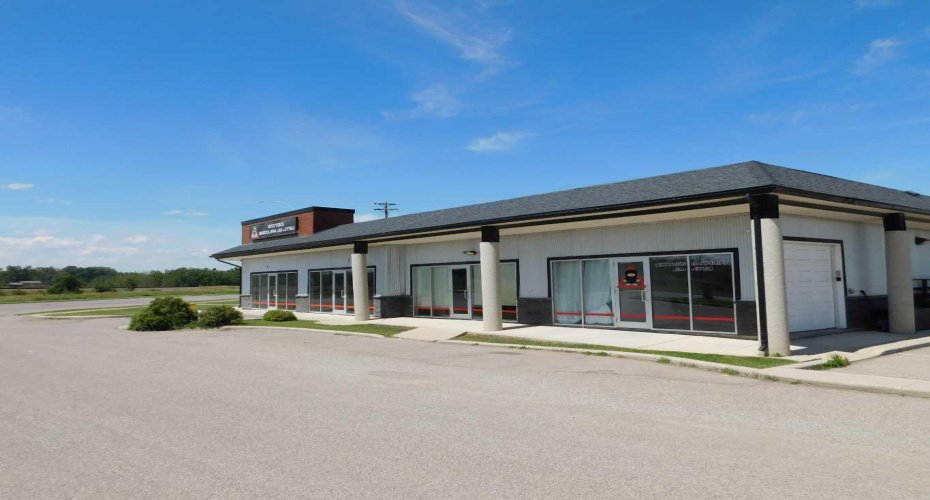 220 North Railway Street, Okotoks, Alberta T1S 0E2, ,Commercial,For Sale,DECOR POINT ,North Railway,A2328706