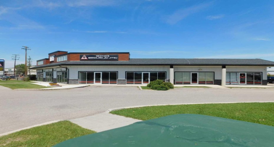 220 North Railway Street, Okotoks, Alberta T1S 0E2, ,Commercial,For Sale,DECOR POINT ,North Railway,A2328706