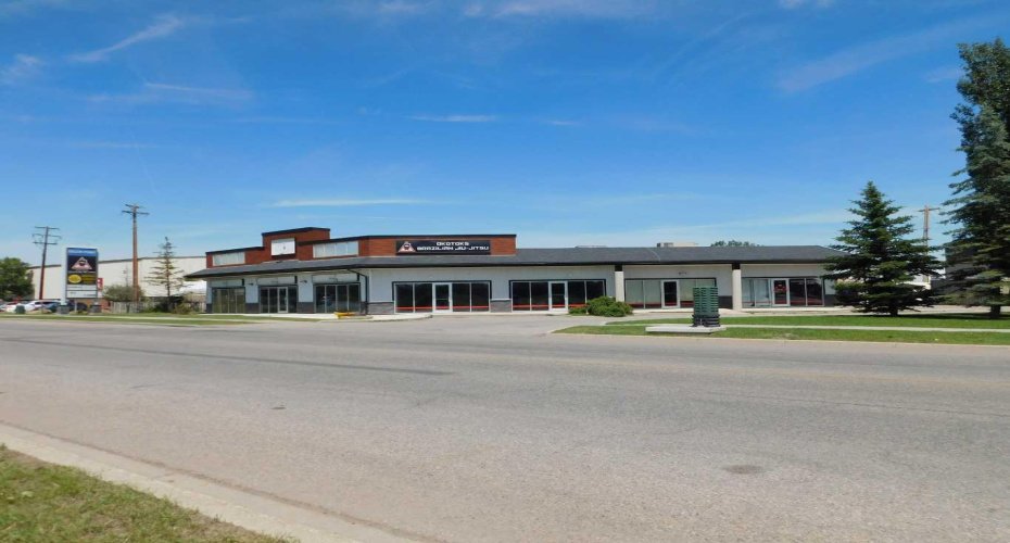 220 North Railway Street, Okotoks, Alberta T1S 0E2, ,Commercial,For Sale,DECOR POINT ,North Railway,A2328706