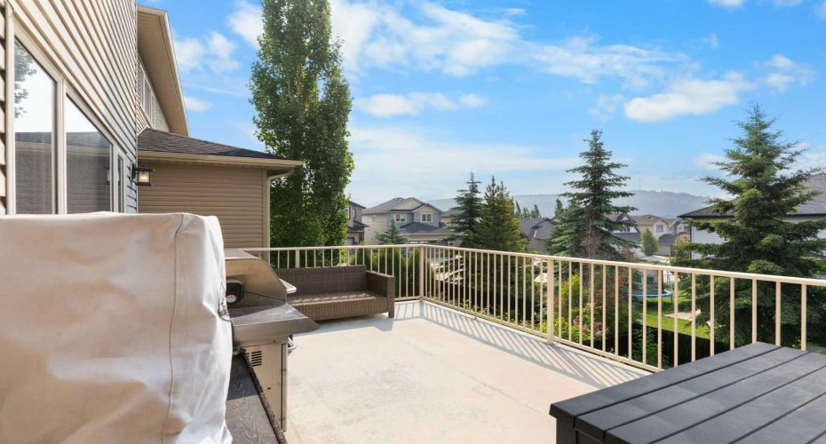 183 Sunset Close, Cochrane, Alberta T4C0B2, 3 Bedrooms Bedrooms, ,3 BathroomsBathrooms,Residential,For Sale,Sunset,A2328673