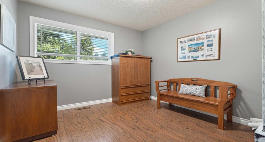 49 Lock Crescent, Okotoks, Alberta T1S 1E8, 4 Bedroom Bedrooms, 0 ,3 BathroomBathrooms,Residential,For Sale,Lock,0,A2313442