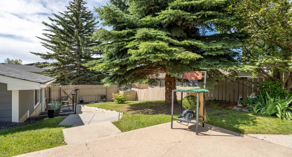 49 Lock Crescent, Okotoks, Alberta T1S 1E8, 4 Bedroom Bedrooms, 0 ,3 BathroomBathrooms,Residential,For Sale,Lock,0,A2313442