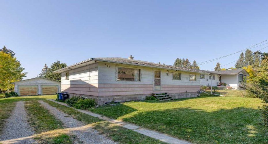 217 Ross Avenue, Cochrane, Alberta T4C1C9, 3 Bedrooms Bedrooms, ,1 BathroomBathrooms,Residential,For Sale,Ross,A2328880