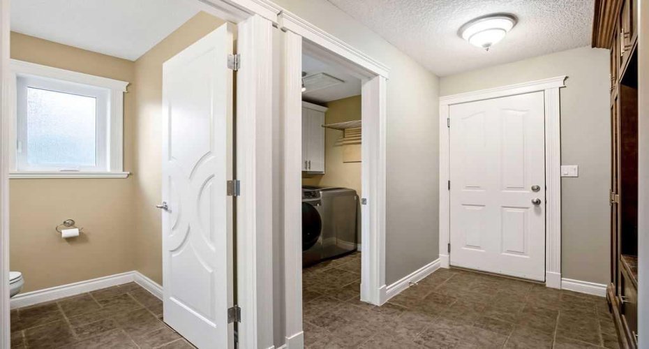 105 Lang Place, Okotoks, Alberta T1S 1W8, 4 Bedrooms Bedrooms, ,4 BathroomsBathrooms,Residential,For Sale,Lang,A2301740