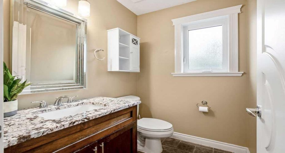 105 Lang Place, Okotoks, Alberta T1S 1W8, 4 Bedrooms Bedrooms, ,4 BathroomsBathrooms,Residential,For Sale,Lang,A2301740