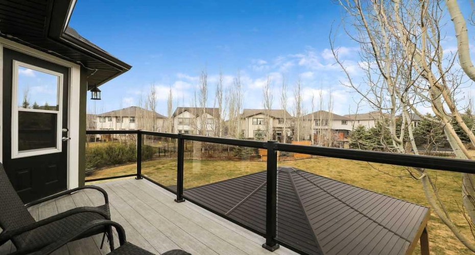 105 Lang Place, Okotoks, Alberta T1S 1W8, 4 Bedrooms Bedrooms, ,4 BathroomsBathrooms,Residential,For Sale,Lang,A2301740
