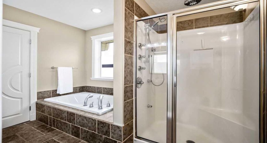 105 Lang Place, Okotoks, Alberta T1S 1W8, 4 Bedrooms Bedrooms, ,4 BathroomsBathrooms,Residential,For Sale,Lang,A2301740