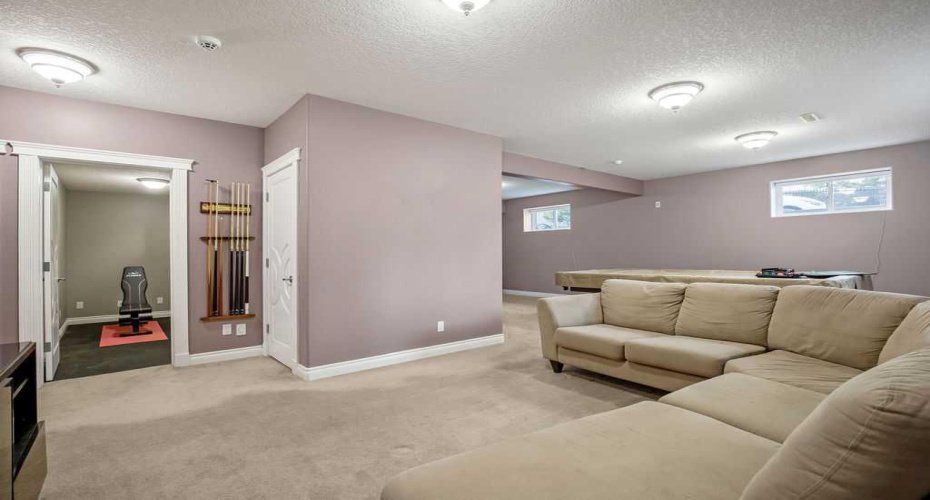 105 Lang Place, Okotoks, Alberta T1S 1W8, 4 Bedrooms Bedrooms, ,4 BathroomsBathrooms,Residential,For Sale,Lang,A2301740