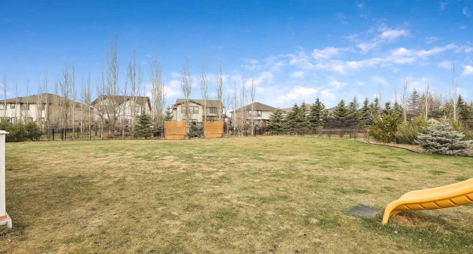 105 Lang Place, Okotoks, Alberta T1S 1W8, 4 Bedrooms Bedrooms, ,4 BathroomsBathrooms,Residential,For Sale,Lang,A2301740