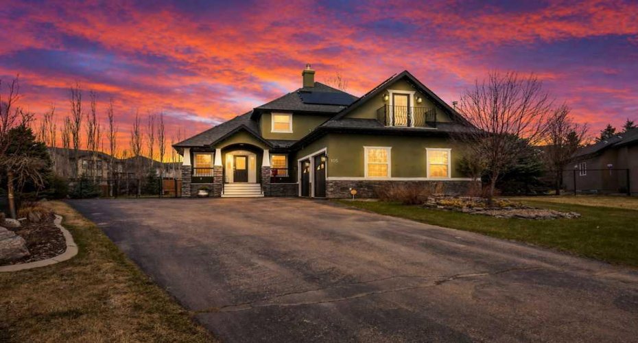 105 Lang Place, Okotoks, Alberta T1S 1W8, 4 Bedrooms Bedrooms, ,4 BathroomsBathrooms,Residential,For Sale,Lang,A2301740