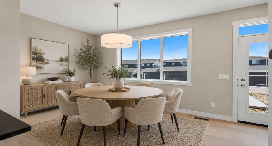 Virtually Staged DIning Area