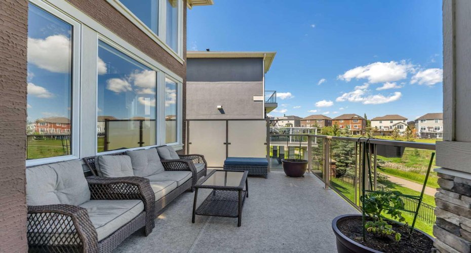 255 Stonemere Green, Chestermere, Alberta T1X 0X5, 6 Bedrooms Bedrooms, ,5 BathroomsBathrooms,Residential,For Sale,Stonemere,A2328957
