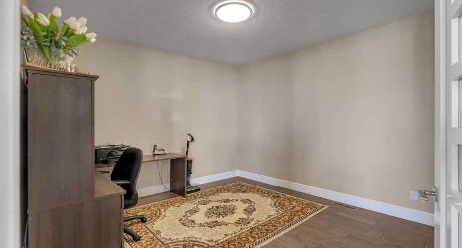 255 Stonemere Green, Chestermere, Alberta T1X 0X5, 6 Bedrooms Bedrooms, ,5 BathroomsBathrooms,Residential,For Sale,Stonemere,A2328957