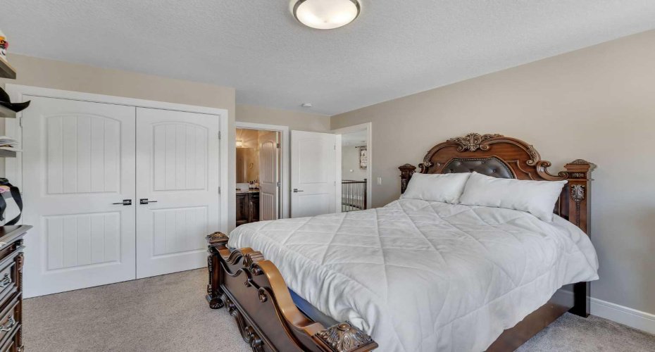 255 Stonemere Green, Chestermere, Alberta T1X 0X5, 6 Bedrooms Bedrooms, ,5 BathroomsBathrooms,Residential,For Sale,Stonemere,A2328957