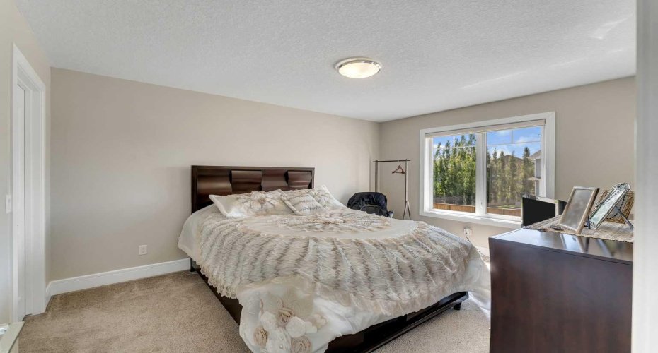 255 Stonemere Green, Chestermere, Alberta T1X 0X5, 6 Bedrooms Bedrooms, ,5 BathroomsBathrooms,Residential,For Sale,Stonemere,A2328957