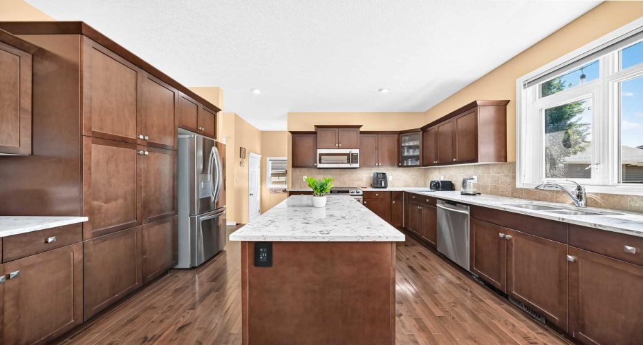 29 Westridge Crescent, Okotoks, Alberta T1S 0G7, 5 Bedroom Bedrooms, 0 ,4 BathroomBathrooms,Residential,For Sale,Westridge,0,A2328717