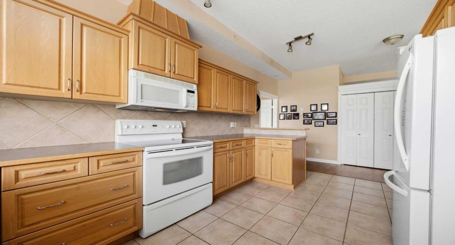 192 Crawford Drive, Cochrane, Alberta T4C 2G8, 2 Bedrooms Bedrooms, ,2 BathroomsBathrooms,Residential,For Sale,Crawford,A2325306