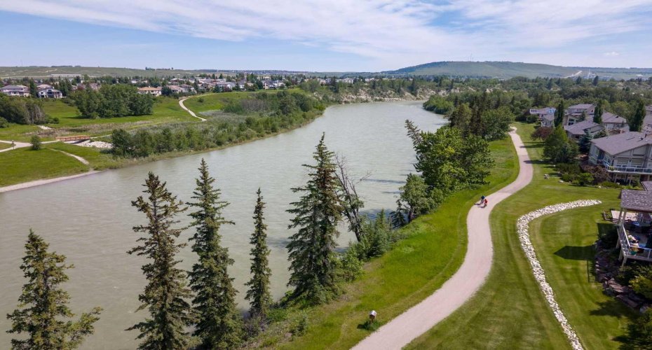 192 Crawford Drive, Cochrane, Alberta T4C 2G8, 2 Bedrooms Bedrooms, ,2 BathroomsBathrooms,Residential,For Sale,Crawford,A2325306